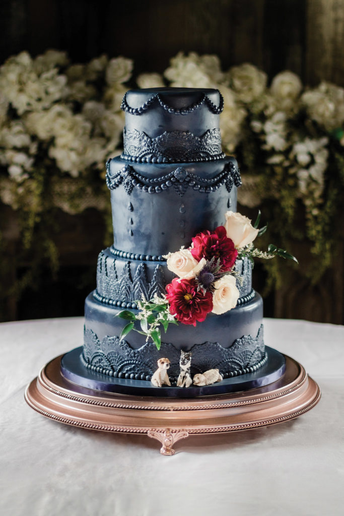 Black fondant wedding cake by Kimbla's Cakes | Photo by: Twisted Eye Photos