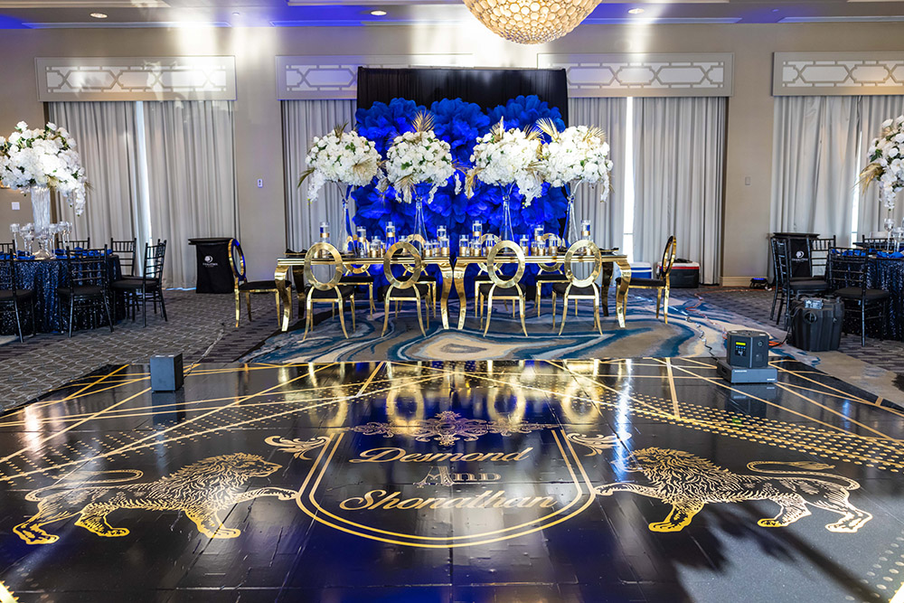 luxury blue and gold wedding decor