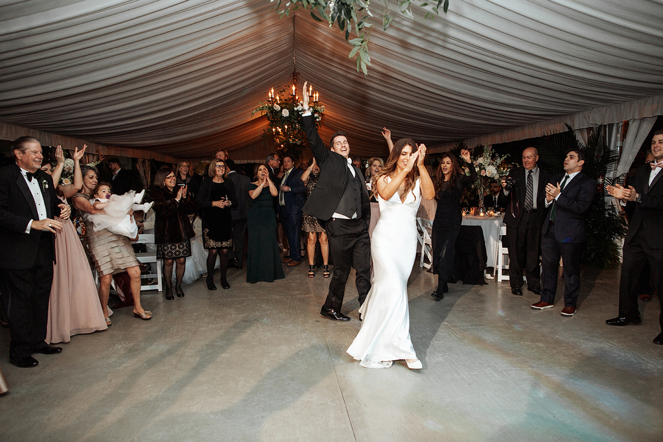 No Sicilian-inspired wedding would be complete without a performance of the “Tarantella”, a traditional Italian folk dance, at the reception.