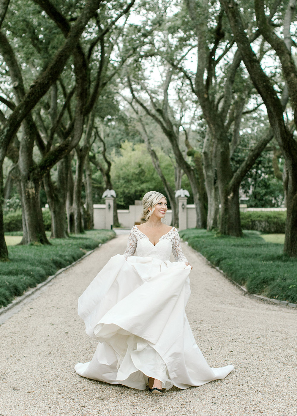 Bridal portrait at Longvue House and Gardens