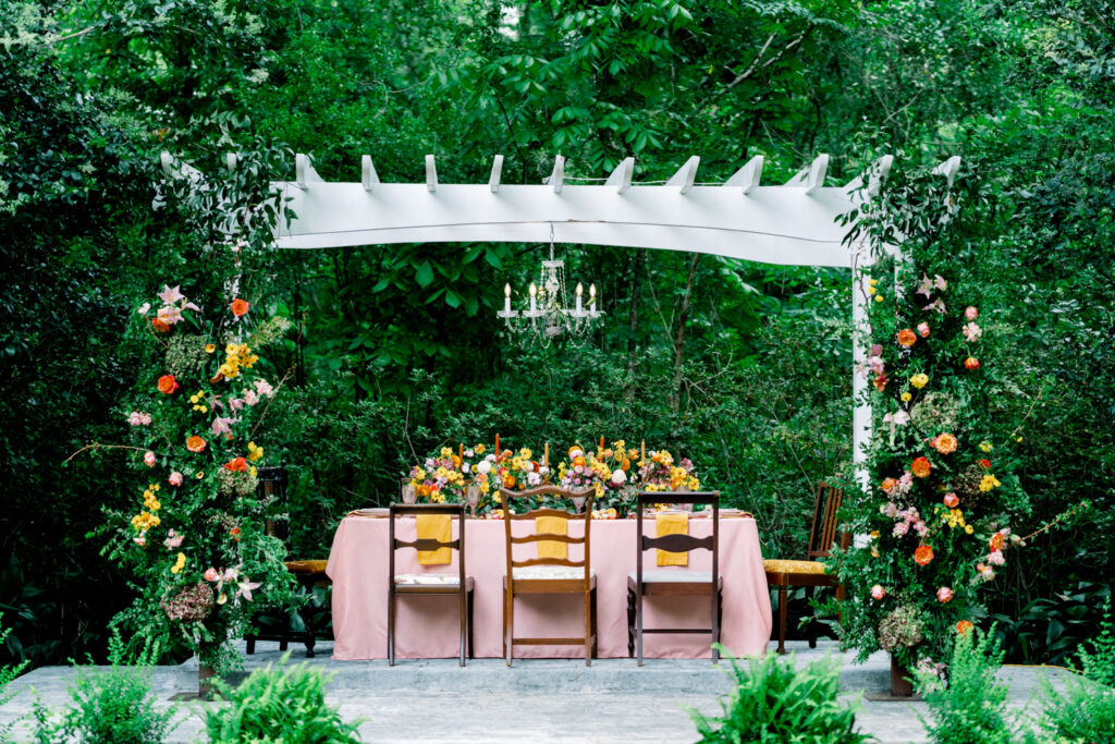 wedding reception table on the Garden Lawn at The Henry Smith House